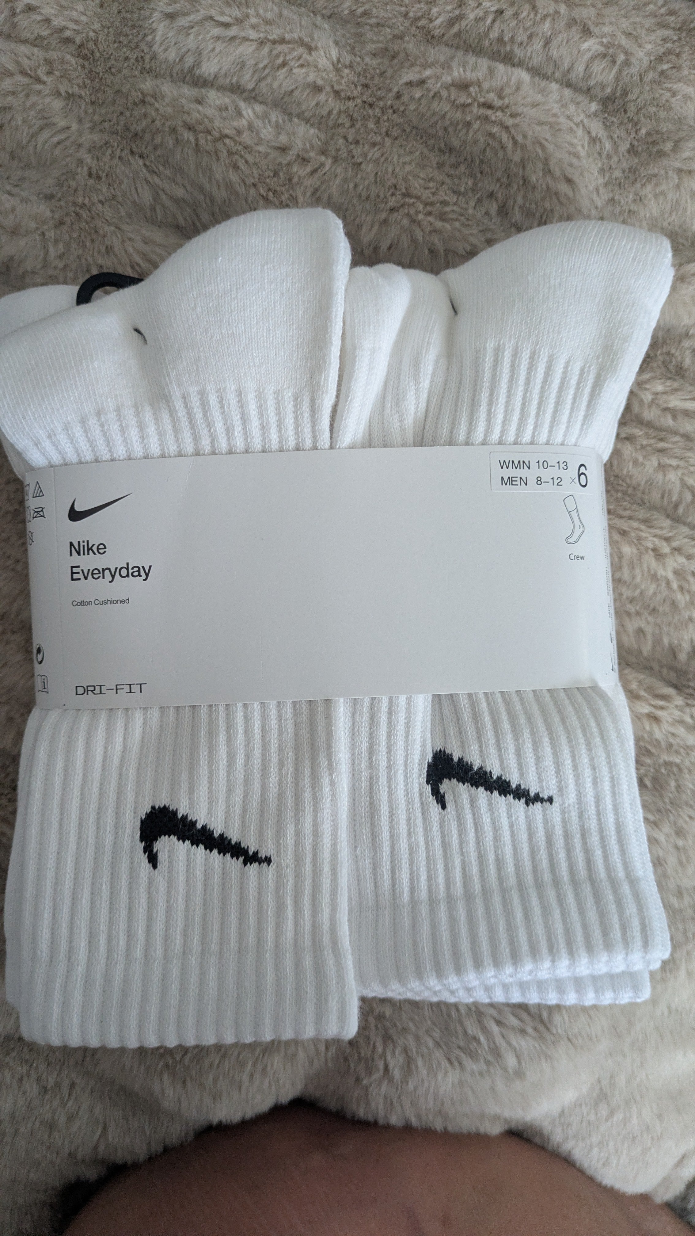 Cushioned crew everyday Nike socks